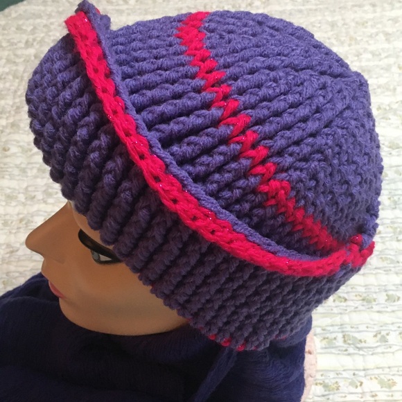 Handmade Victorian Cloche Look Crocheted Hat Purple and Fuchsia - Picture 3 of 11